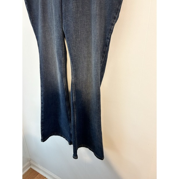 Wrangler Women's High Rise Fierce Flare JeansSize 18 x 34 Medium Wash NWT‎ - Picture 3 of 8